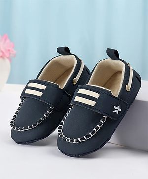Cute Walk by Babyhug Velcro Closure Solid Booties - Blue