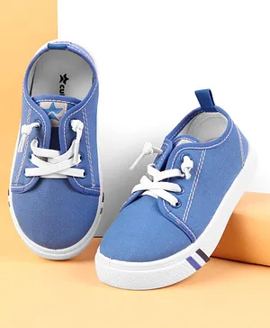 Cute Walk by Babyhug Lace Up Solid Casual
                      Shoes - Blue