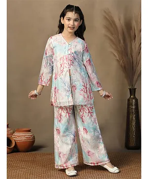 Fashion Dream Georgette Knit Three
                              Fourth Sleeves Sea Life Printed Kurti
                              & Palazzo Set - Light Pink