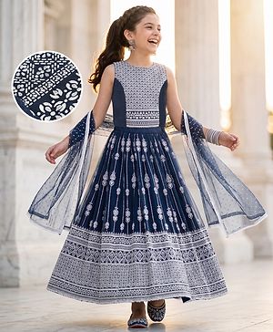 Pine Kids Woven Sleeveless Lehenga Choli Dupatta Set With Floral Print - Navy Blue