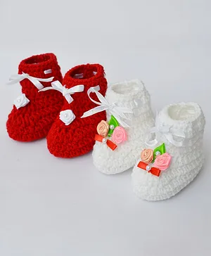 Love Crochet Art Flower Applique Booties Set - Red & White