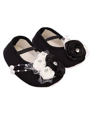 Daizy Flower Applique Booties - Black