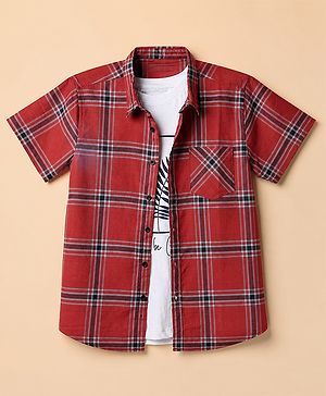 Pine Kids 100% Cotton Woven Half Sleeves Checks Shirts and T-Shirt in Maroon for 4-5 Years