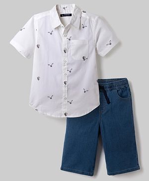 Pine Kids 100% Cotton Woven Half Sleeves Shirt and Shorts with Knee Length and Skull Print in Offwhite for 4-5 Years