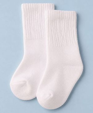 Cute Walk By Babyhug Cotton Terry Knit Ankle Length Solid Socks With Anti-Bacterial - White