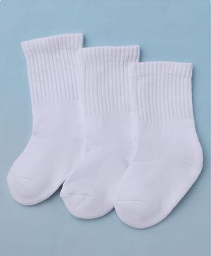 Cute Walk by Babyhug Knit Anti-bacterial Calf Length Solid Socks in White