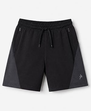 Pine Active Woven Above Knee Length Solid Shorts in Black
