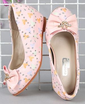 Cute Walk by Babyhug Bellies Heart Print - Light Pink - EU 27 Pink