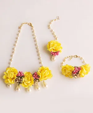 Lime By Manika Multiple Flower Decorated Floral Bracelet Necklace & Maang Teeka Set - Yellow