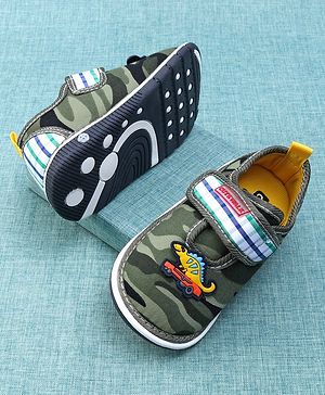 firstcry footwear
