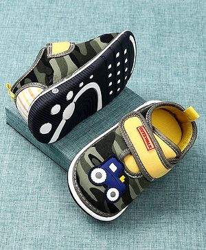 Cute Walk by Babyhug Camouflage Canvas Musical Shoes Engine Patch - Green