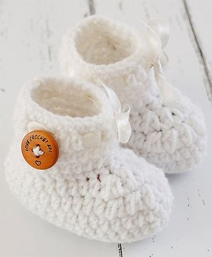 Love Crochet Ribbon Detailed Crochet Booties - White