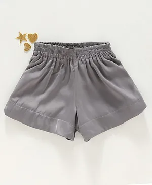 Meng Wa Solid Shorts - Grey