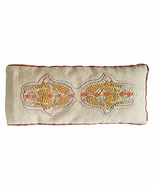 Kanyoga Embroidered Eye Pillow With Lavender And Flaxseed Filling - White  