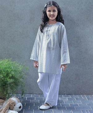 Bellazaara Full Sleeves Chevron Print Kurti With Pajama - Grey