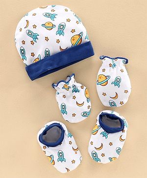 Babyhug 100% Cotton Cap & Mitten With Booties Set Space Print - Diameter 11 cm