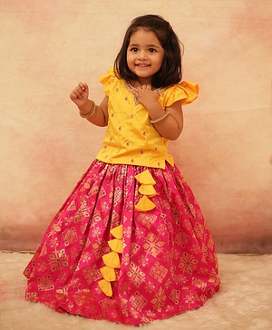 Li&Li BOUTIQUE Cap Sleeves Hand Work Detailing Choli With Brocade Flared Lehenga - Yellow & Pink