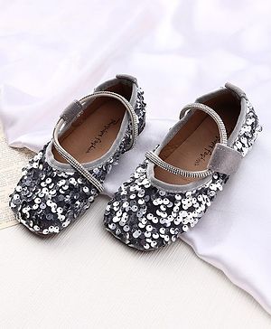 firstcry baby girl footwear