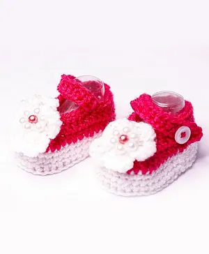 Knits & Knots crochet Flower Design Booties - Pink & White