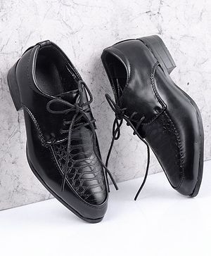 Cute Walk by Babyhug Formal Shoes - Black