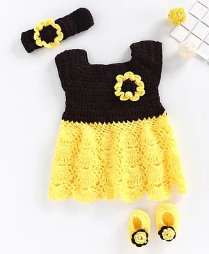 USHA ENTERPRISES Short Sleeves Sunflower Applique Dress With Headband & Booties - Yellow