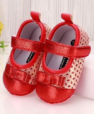 Cute Walk by Babyhug Booties Bow Applique - Red