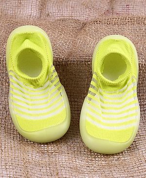 firstcry baby slippers