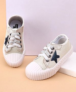 Cute Walk by Babyhug Casual Shoes - White