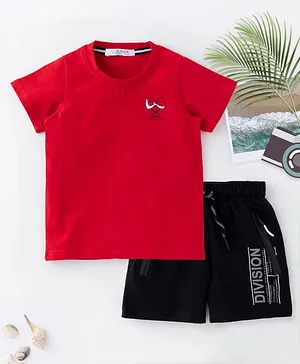 Flenza Half Sleeves Tee With Division Print Detailing Shorts - Red & Black