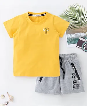 Flenza Half Sleeves Tee With Division Print Detailing Shorts - Yellow & Grey