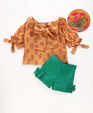 Kidcetra Half Sleeves Flower Print Top With Shorts - Mustard & Green