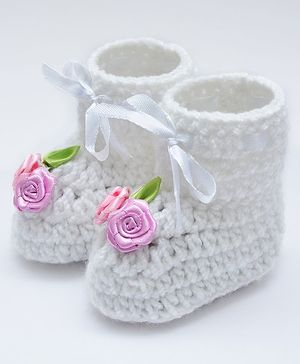 Love Crochet Art Floral Detailed Booties - White