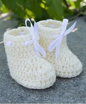 Love Crochet Art Bow Detailed Booties - White