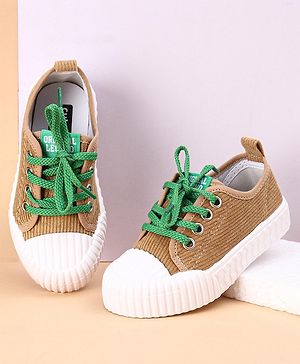 Cute Walk by Babyhug Casual Shoes Star Patch - Brown