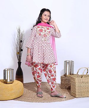 Pine Kids Three Fourth Sleeves Kurti & Dhoti Style Pyjama With Dupatta Floral Print - White Pink