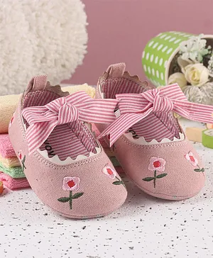 Babyoye Booties Floral Embroidery - Pink