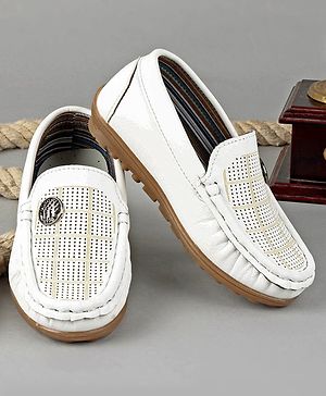 Cute Walk by Babyhug Formal Shoes - White