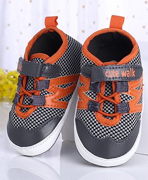 Cute Walk by Babyhug Booties - Orange Black
