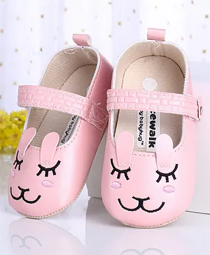 Cute Walk by Babyhug Booties - Pink