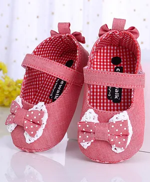 Cute Walk by Babyhug Booties Bow Appliques - Fuchsia