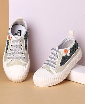 Cute Walk by Babyhug Casual Shoes - White