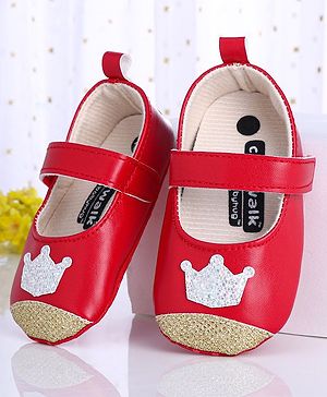 Cute Walk by Babyhug Booties Sequin Crown Patch - Red