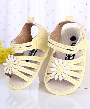 Cute Walk by Babyhug Booties Floral Appliques - Light Yellow