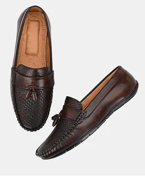 TUSKEY Self Design Loafers - Brown