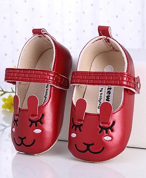 Cute Walk by Babyhug Booties - Maroon