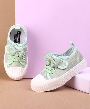 Cute Walk by Babyhug Casual Shoes Bow Applique - Green
