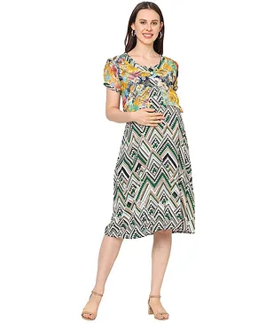MOM'S BEE Half Sleeves Zig Zag Printed Maternity Dress - Multi Colour