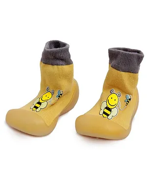 Baby Moo Honey Bee Printed Slip On Shoes - Yellow
