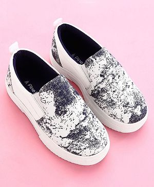 Pine Kids Casual Shoes - White