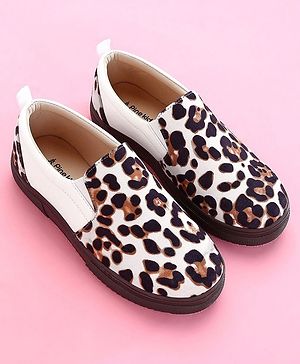 Pine Kids Casual Shoes - White Brown